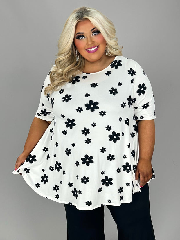 47 PSS {Blurred Daisy} Ivory/Black Daisy Print Top EXTENDED PLUS SIZE 3X 4X 5X