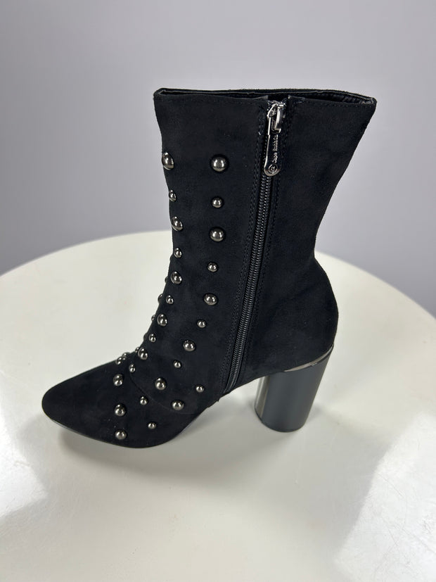 SALE!!SHOES {Cape Robin} Black Booties With Silver Studs Shoes