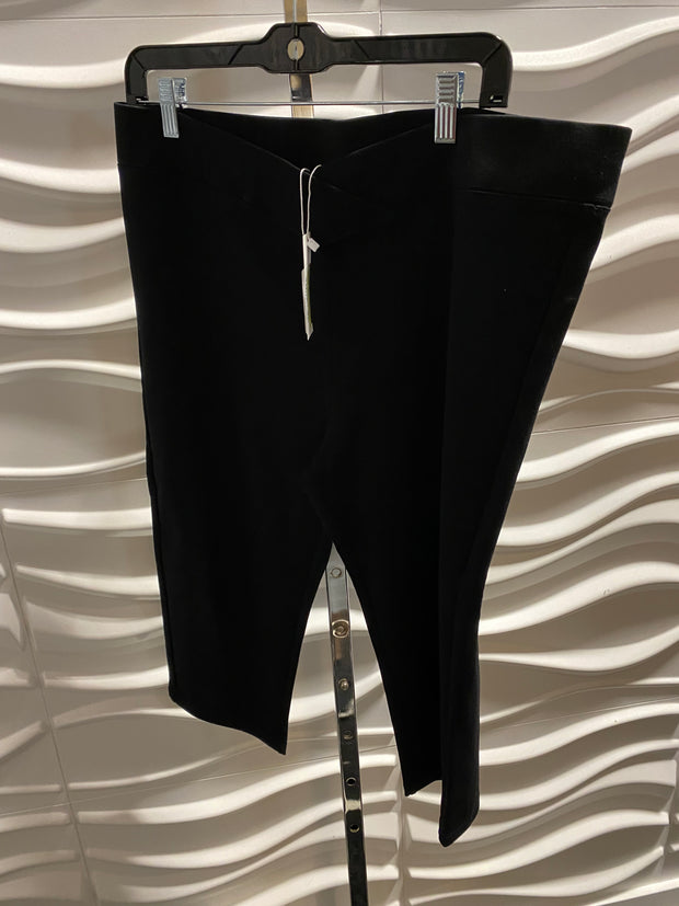 LEG-112 {Always On It} Black Capri Leggings PLUS SIZE 1X 2X 3X – Curvy  Boutique Plus Size Clothing
